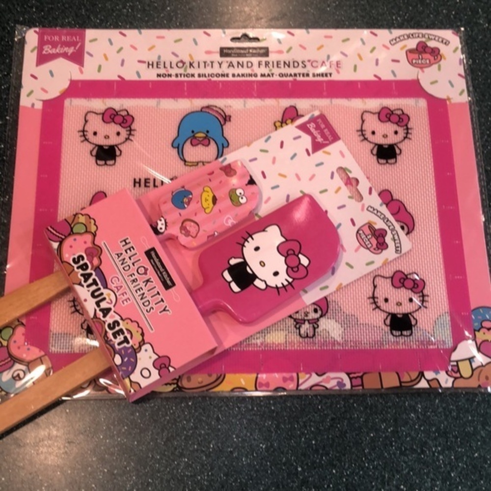 Hello Kitty Spatula Set & Silicon Mat